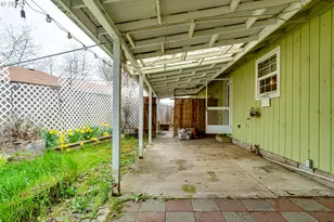 445 SW Juniper St, Junction City, OR 97448 - Photo 30