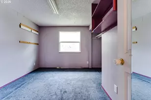 445 SW Juniper St, Junction City, OR 97448 - Photo 12