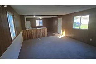 82 SE 16551 Dr, Clackamas, OR 97015 - Photo 2