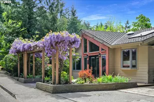 3758 Pine Canyon Dr, Eugene, OR 97405 - Photo 2