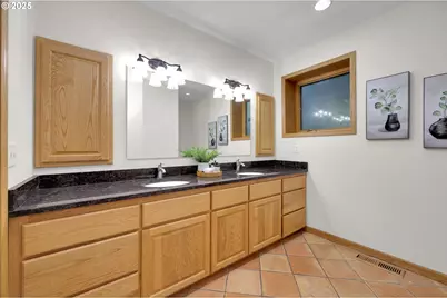 3758 Pine Canyon Dr, Eugene, OR 97405 - Photo 22