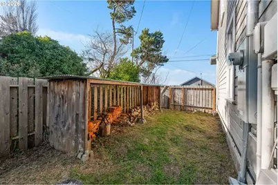 57586 Parkersburg Rd, Bandon, OR 97411 - Photo 10