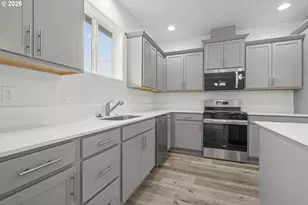 673 Parker Loop, Silverton, OR 97381 - Photo 16