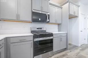 673 Parker Loop, Silverton, OR 97381 - Photo 18