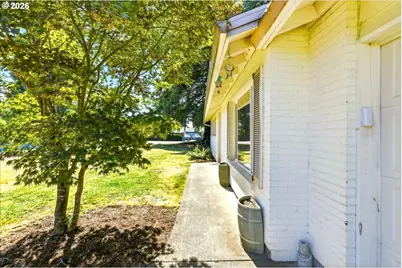10308 NE Manor Dr, Vancouver, WA 98686 - Photo 2