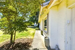 10308 NE Manor Dr, Vancouver, WA 98686 - Photo 2