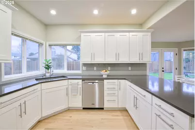 2640 NE Nova Ave, Hillsboro, OR 97124 - Photo 12