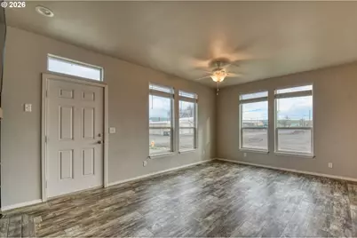 105 Columbia St, Helix, OR 97835 - Photo 4