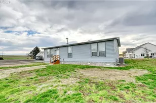 105 Columbia St, Helix, OR 97835 - Photo 2