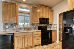 105 Columbia St, Helix, OR 97835 - Photo 14