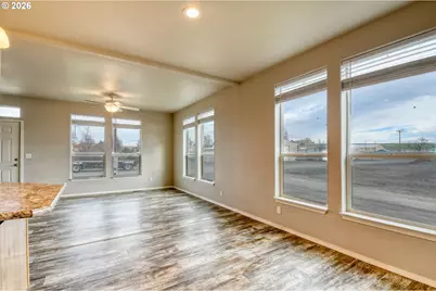 105 Columbia St, Helix, OR 97835 - Photo 8