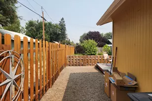 2603 N Spruce St, La Grande, OR 97850 - Photo 4