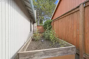 2053 SE 74th Ave, Hillsboro, OR 97123 - Photo 34