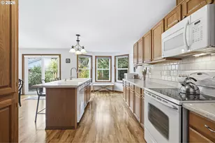2053 SE 74th Ave, Hillsboro, OR 97123 - Photo 10