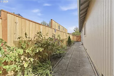 2053 SE 74th Ave, Hillsboro, OR 97123 - Photo 36