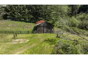 94010 N Way Ln, North Bend, OR 97459 - Photo 18