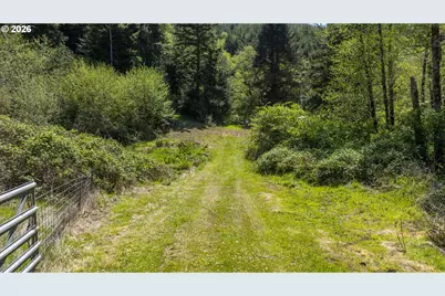 94010 North Way Ln, North Bend, OR 97459 - Photo 20