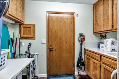 12313 S Groshong Rd, Molalla, OR 97038 - Photo 16