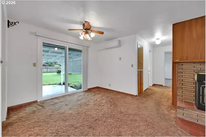 117 Allen Ave, Springfield, OR 97477 - Photo 6