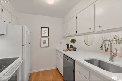 47 Eagle Crest Dr #26-B, Lake Oswego, OR 97035 - Photo 8