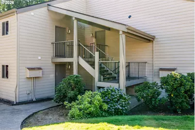 10137 SW Trapper Ter, Beaverton, OR 97008 - Photo 2