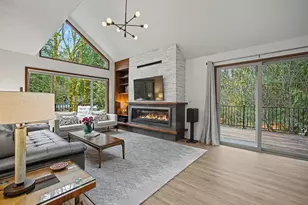 21112 E Mountain Creek Cir, Rhododendron, OR 97049 - Photo 6