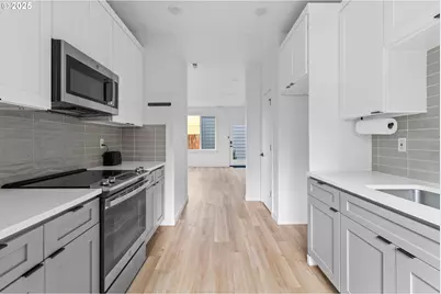 4851 NE Cully Blvd #6, Portland, OR 97218 - Photo 12