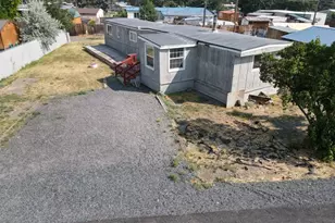 420 W Grant St, Burns, OR 97720 - Photo 8
