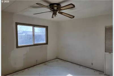 420 W Grant St, Burns, OR 97720 - Photo 12