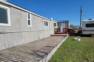 420 W Grant St, Burns, OR 97720 - Photo 2