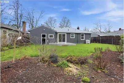 1084 24th St, Salem, OR 97301 - Photo 26