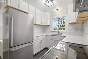 1084 24th St, Salem, OR 97301 - Photo 14