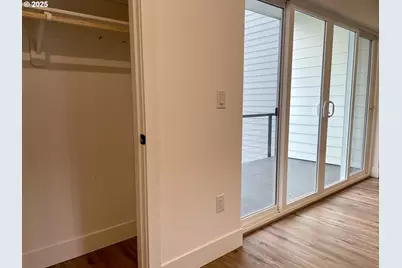 9023 NE Hoyt St, Portland, OR 97220 - Photo 4