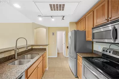 850 Springtree Ln, West Linn, OR 97068 - Photo 8