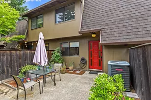 14523 NE Stanton Ct, Portland, OR 97230 - Photo 2