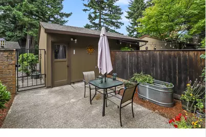 14523 NE Stanton Ct, Portland, OR 97230 - Photo 26