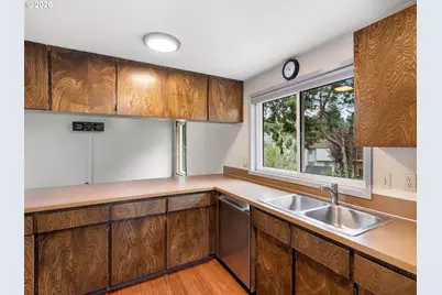 11641 SE Flavel St, Portland, OR 97266 - Photo 10