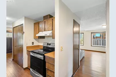 11641 SE Flavel St, Portland, OR 97266 - Photo 10