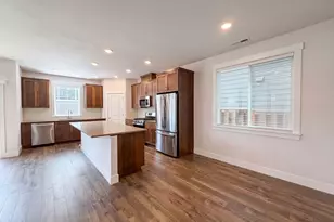 12706 SW Incline Dr, Beaverton, OR 97007 - Photo 2