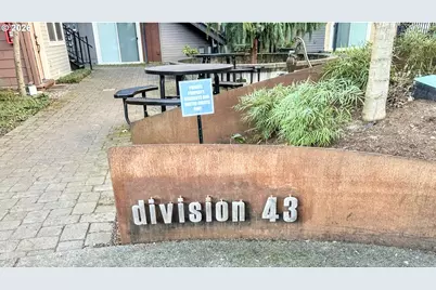 4315 SE Division St #C, Portland, OR 97206 - Photo 1