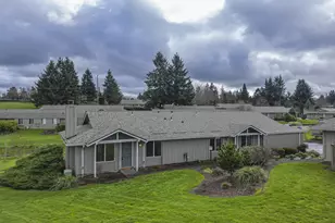 8315 SW Shenandoah Way, Tualatin, OR 97062 - Photo 2