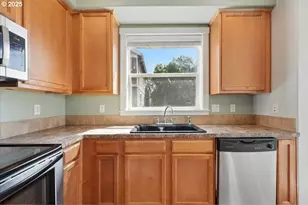 2799 SE Palmer Ct, Hillsboro, OR 97123 - Photo 10