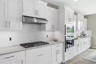 6442 SE McInnis St, Hillsboro, OR 97123 - Photo 16