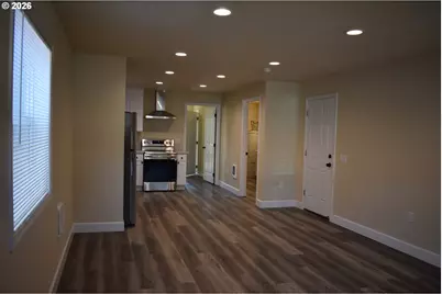 8316 SE Raymond Ct, Portland, OR 97266 - Photo 14