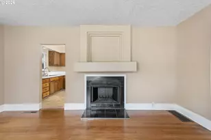 8316 SE Raymond Ct, Portland, OR 97266 - Photo 4