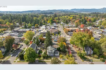 625 NE Cowls St, McMinnville, OR 97128 - Photo 4