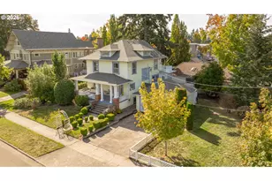 625 NE Cowls St, McMinnville, OR 97128 - Photo 2