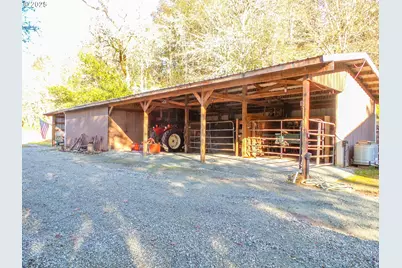 1138 Yokum Rd, Riddle, OR 97469 - Photo 22