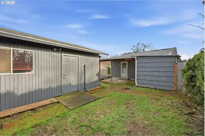 650 E Fairfield St, Gladstone, OR 97027 - Photo 28