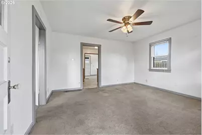 650 E Fairfield St, Gladstone, OR 97027 - Photo 4